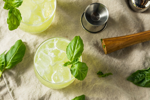 Gin Basil Smash – En Frisk og Aromatisk Cocktail